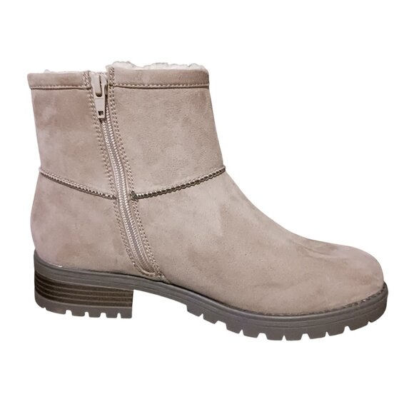 NEW‎ BC Pay Up Taupe V-Suede Lug Sole Ankle Boots Size 9 - Picture 3 of 11